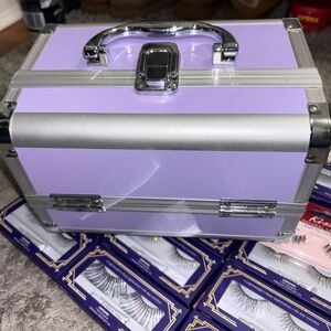 Makeup carrying case